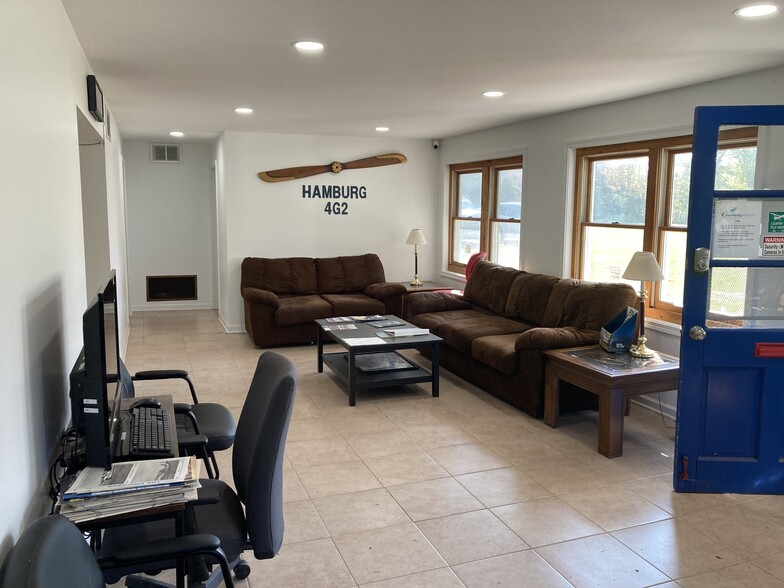 6765 Heltz Rd, Lake View, NY for sale - Building Photo - Image 3 of 16