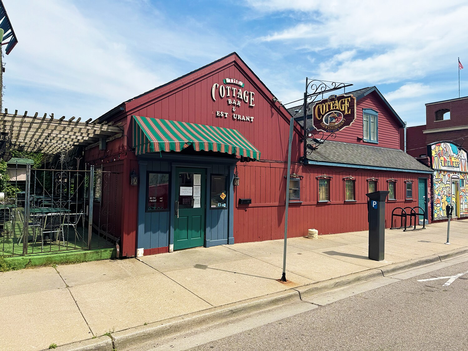 132 Fulton St, Grand Rapids, MI à louer Photo du bâtiment- Image 1 de 7