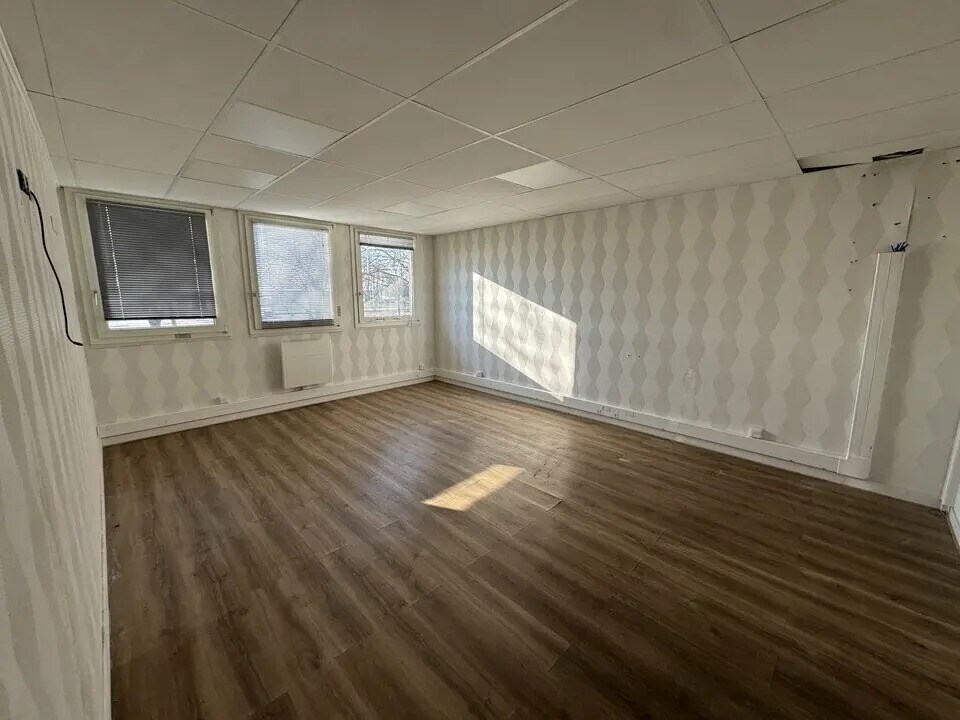 Flex in Lognes for lease Interior Photo- Image 1 of 8