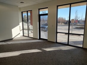 1043-1067 Eagle Dr, Loveland, CO à louer Photo intérieure- Image 2 de 7