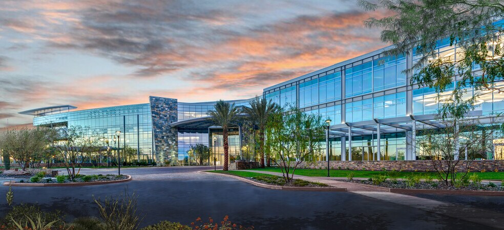 155 E Rivulon Blvd, Gilbert, AZ à louer - Photo du bâtiment - Image 1 de 12