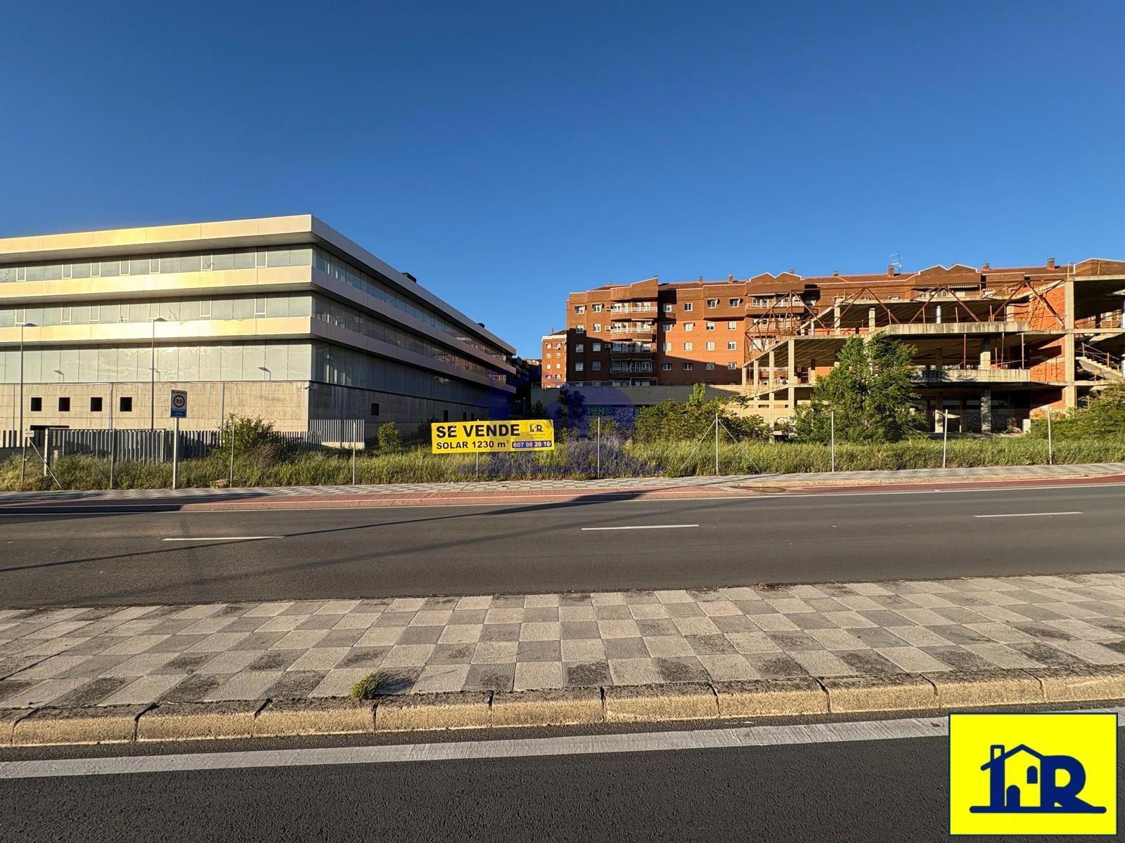 Land in Cuenca, Cuenca for sale Building Photo- Image 1 of 5