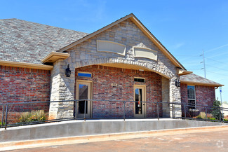 More details for 708 N Santa Fe Ave, Edmond, OK - Office for Sale