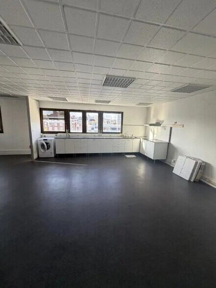 5 Rue Maurice Grandcoing, Ivry-sur-Seine for sale - Building Photo - Image 3 of 10