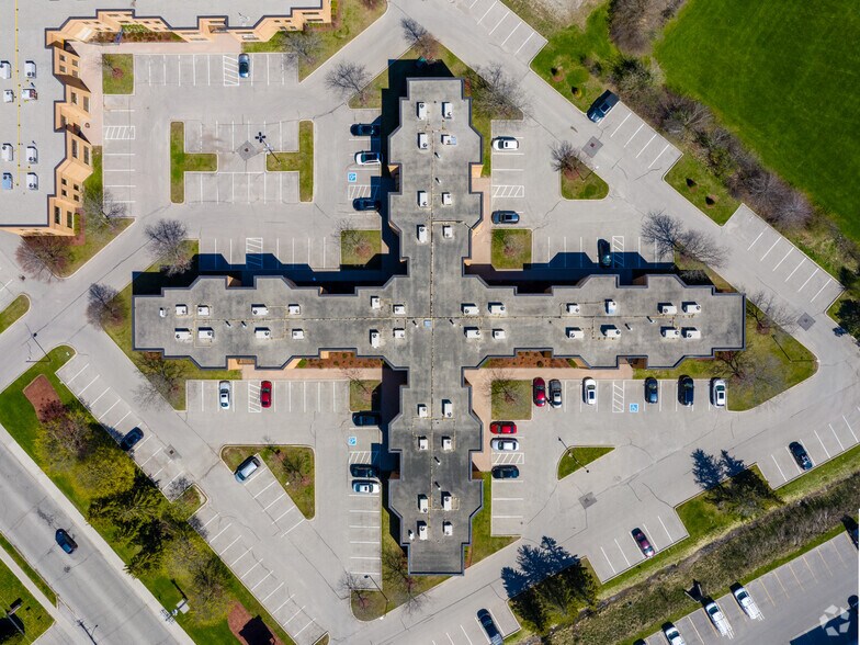 151 Frobisher Dr, Waterloo, ON à vendre - Aérien - Image 3 de 4