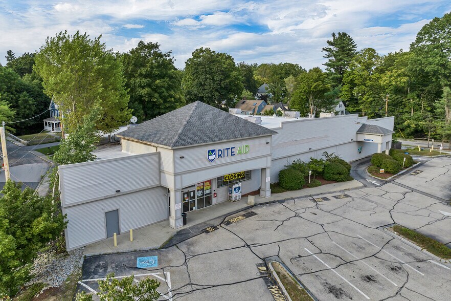 15 Mont Vernon St, Milford, NH à louer - Photo du bâtiment - Image 1 de 57