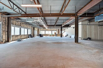 2728 10th Ave S, Birmingham, AL for lease Interior Photo- Image 2 of 11