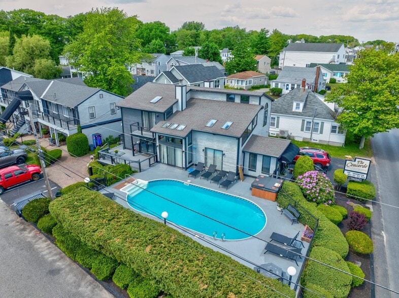 136 W Grand Ave, Old Orchard Beach, ME for sale - Building Photo - Image 2 of 23