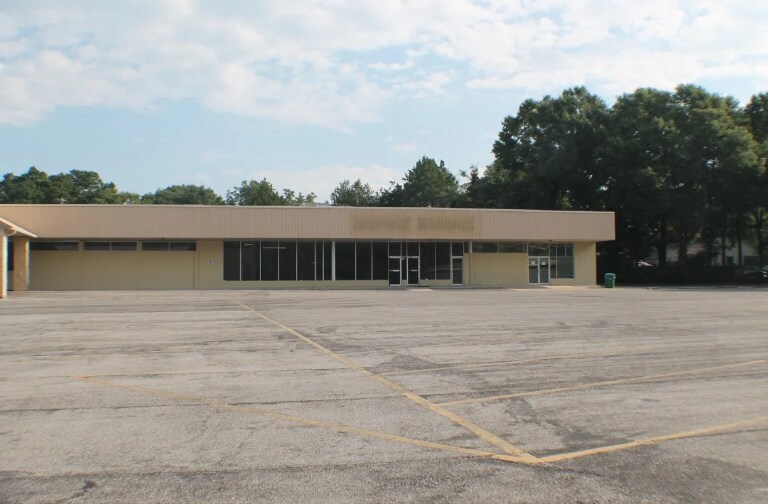 410 W James Lee Blvd, Crestview, FL à louer Photo principale- Image 1 de 2