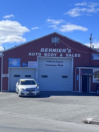 Plus de détails pour 620 Pond St, Woonsocket, RI - Commerce de détail à vendre