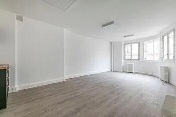 Office in Levallois-Perret for lease - Interior Photo - Image 3 of 9