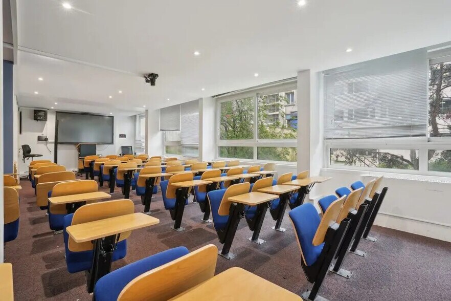 171 Bis Avenue Charles De Gaulle, Neuilly-sur-Seine for lease - Building Photo - Image 3 of 12