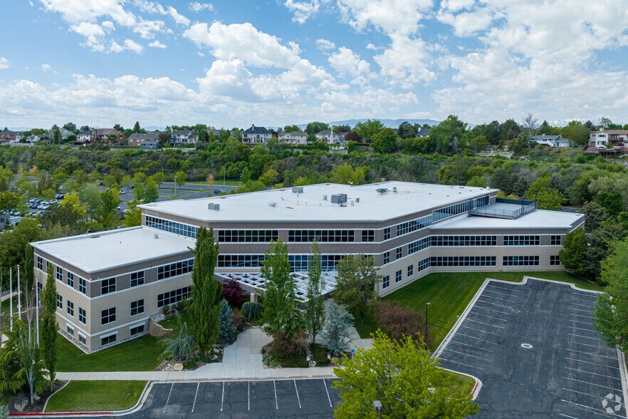 382 W Park Cir, Provo, UT à vendre - Photo du bâtiment - Image 2 de 29