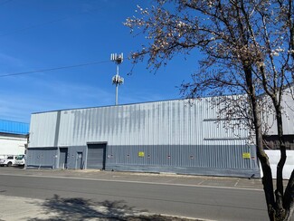 Plus de détails pour 323 S Fir St, Medford, OR - Industriel à vendre