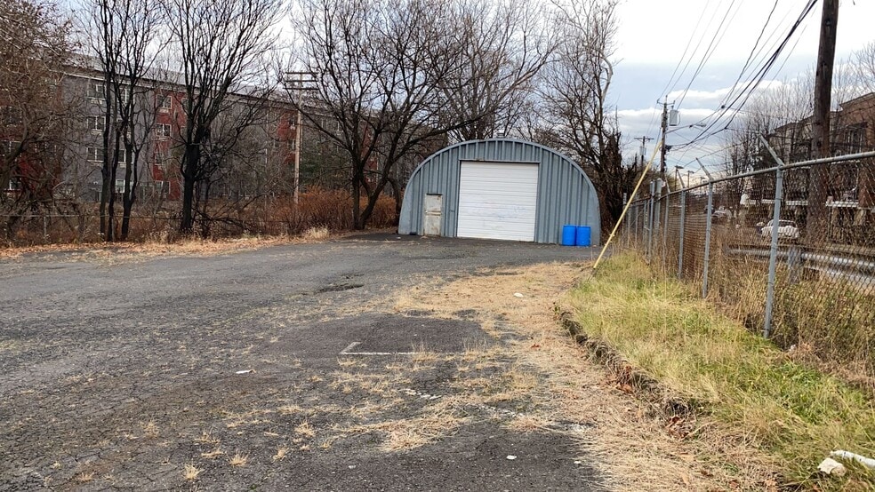 164-168 Manchester pl, Newark, NJ for lease - Building Photo - Image 3 of 18