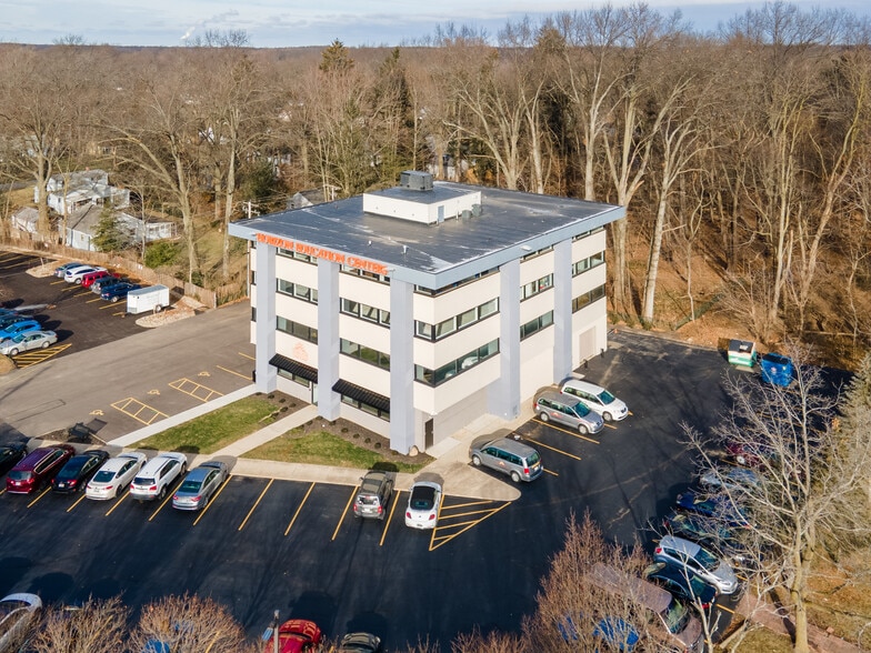 25300 Lorain Rd, North Olmsted, OH à louer - Photo du bâtiment - Image 3 de 47