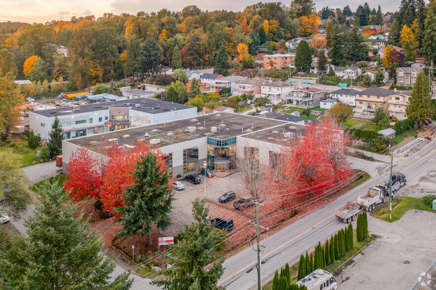8555 Greenall Ave, Burnaby, BC for lease - Building Photo - Image 2 of 3