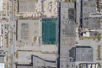 8600 Pl Upton, Montréal, QC - AERIAL  map view