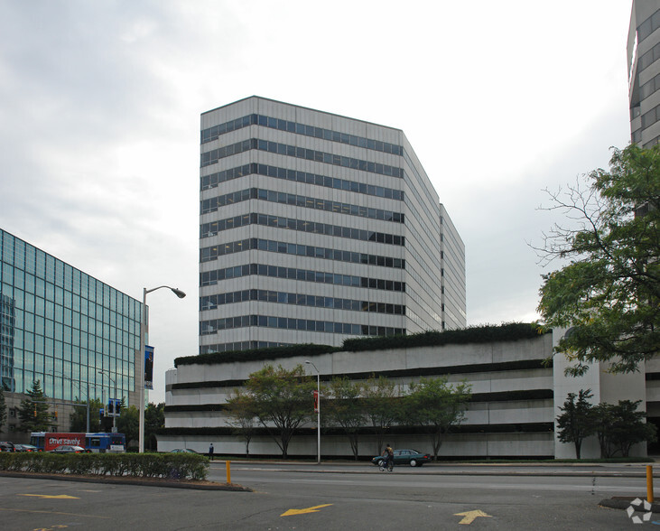 107 Elm St, Stamford, CT à louer - Photo du bâtiment - Image 2 de 12