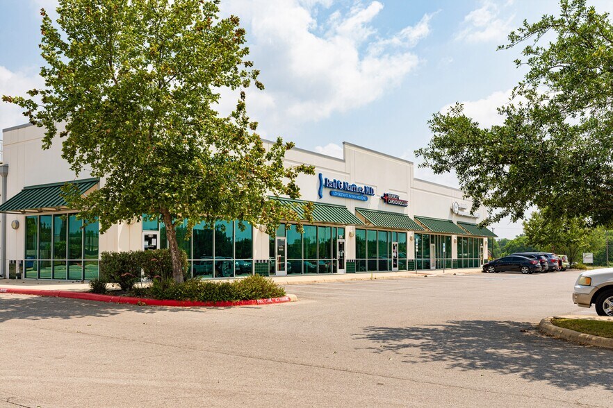 2515 SE Military Dr, San Antonio, TX à vendre - Photo du bâtiment - Image 2 de 12