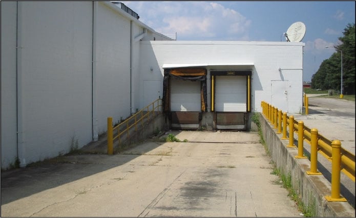 1002-1004 N Keller Dr, Effingham, IL for lease - Building Photo - Image 3 of 14