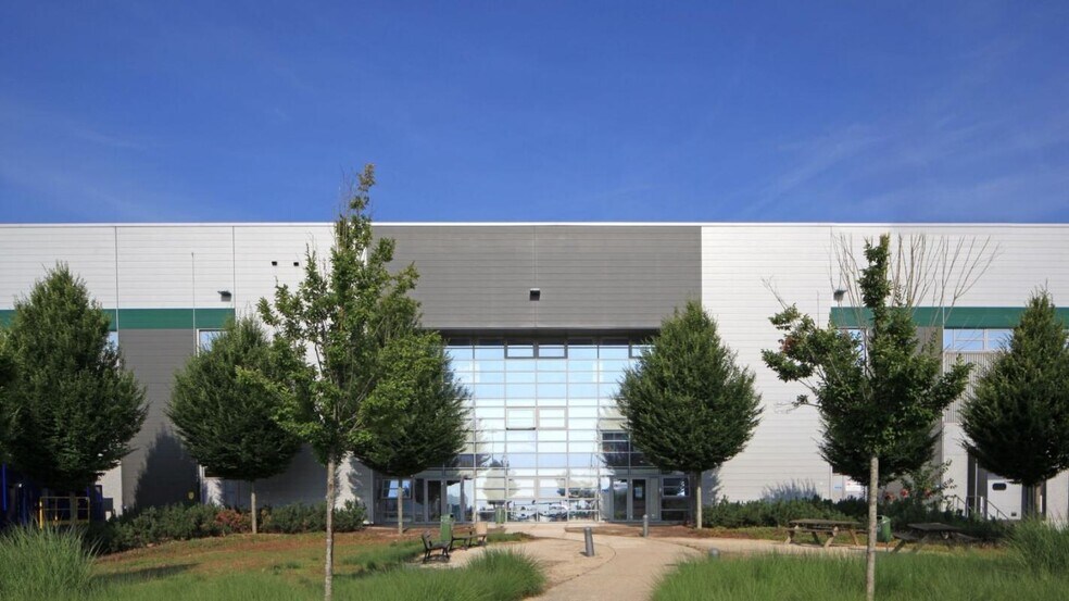 Industrial in Moissy-Cramayel for lease - Building Photo - Image 2 of 11