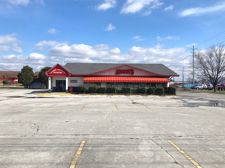 2124 N Locust Ave, Lawrenceburg, TN for sale - Primary Photo - Image 1 of 1