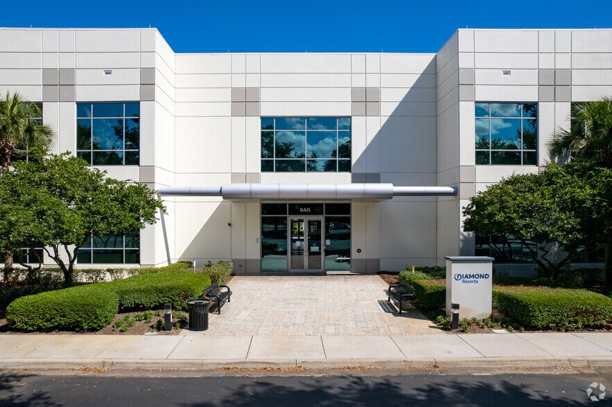 8529 South Park Cir, Orlando, FL à louer - Photo du bâtiment - Image 2 de 41