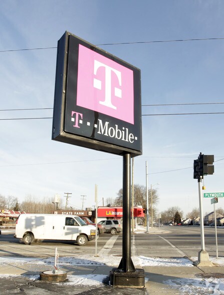 25801 Plymouth Rd, Redford, MI à louer - Photo du bâtiment - Image 2 de 4