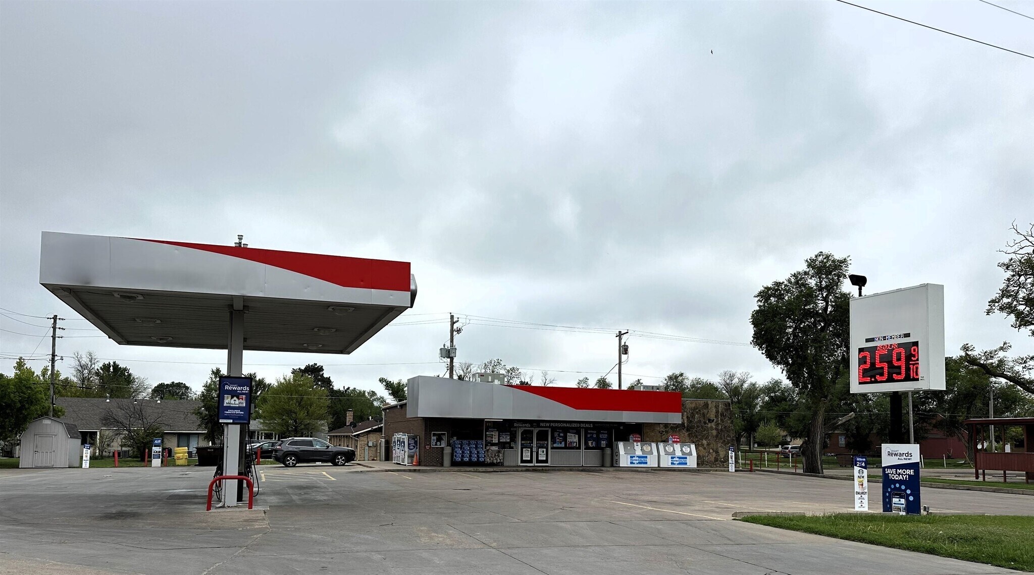 3907 Broadway Ave, Great Bend, KS for sale Primary Photo- Image 1 of 13