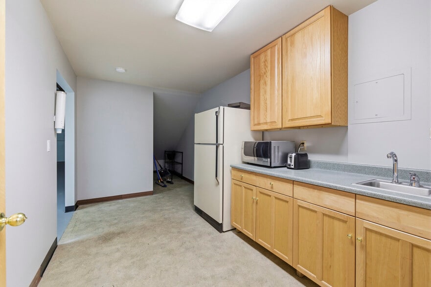 587-623 Denver Ave, Loveland, CO for lease - Interior Photo - Image 2 of 18