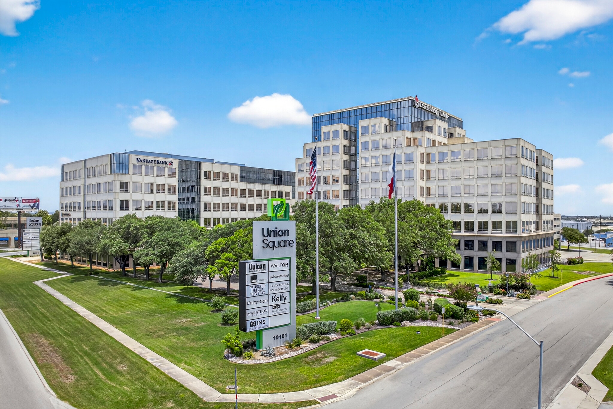 10101 Reunion Pl, San Antonio, TX for lease Primary Photo- Image 1 of 16