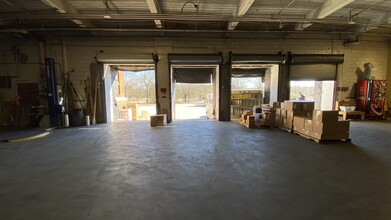 2110 Chicopee Mill Rd, Gainesville, GA for lease Interior Photo- Image 2 of 7