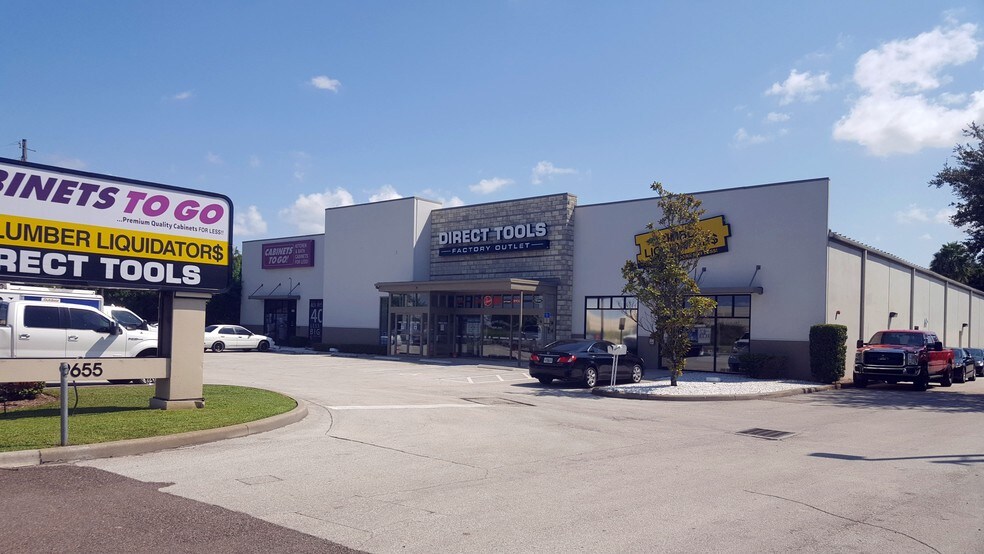 9655 S Orange Blossom Trl, Orlando, FL à louer - Photo du bâtiment - Image 3 de 9