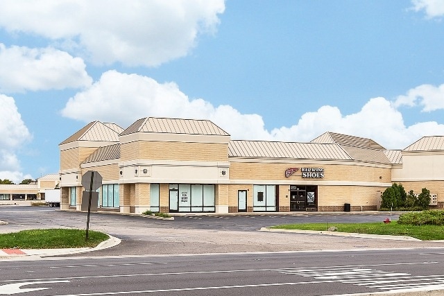 830-890 W Main St, West Dundee, IL à louer - Photo du bâtiment - Image 2 de 4