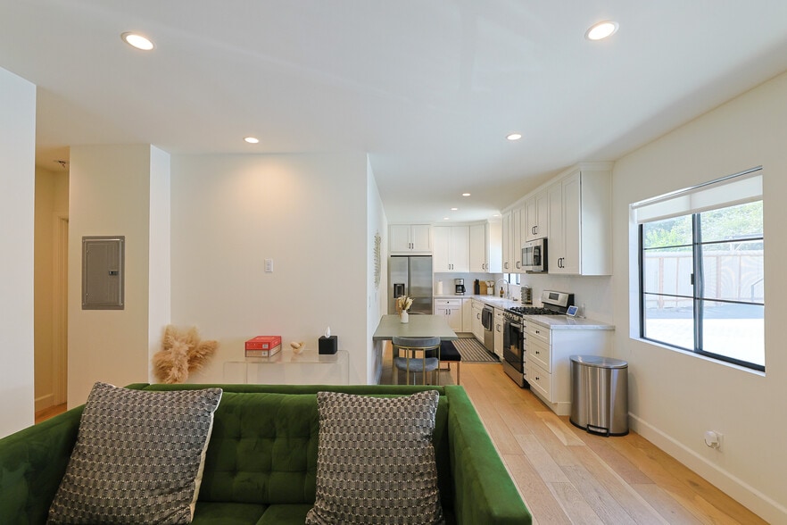 22227 Pacific Coast Hwy, Malibu, CA for sale - Building Photo - Image 3 of 76