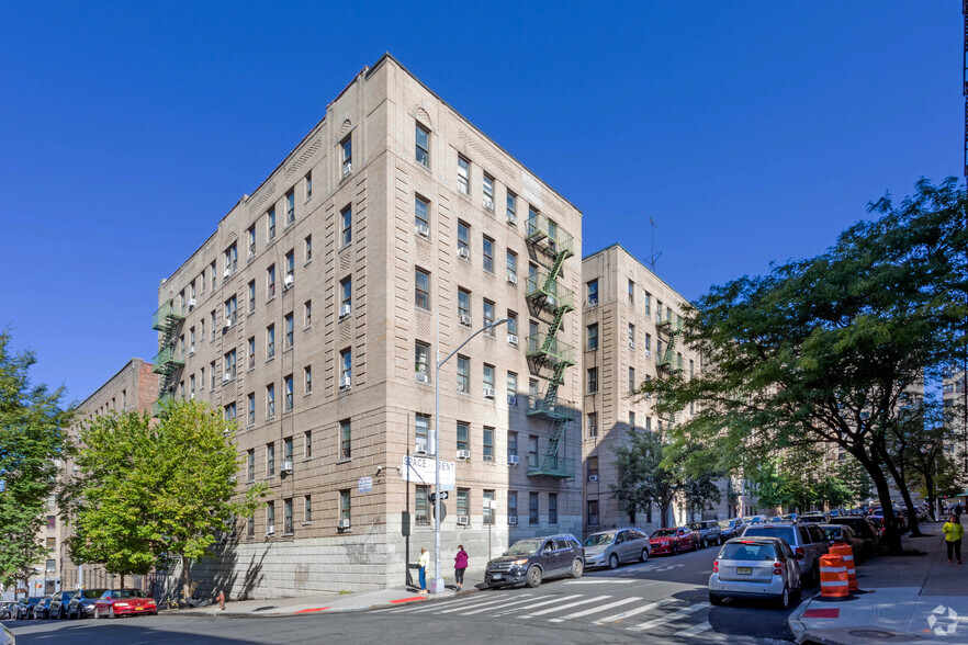 1459 Wythe Pl, Bronx, NY for lease - Building Photo - Image 1 of 4