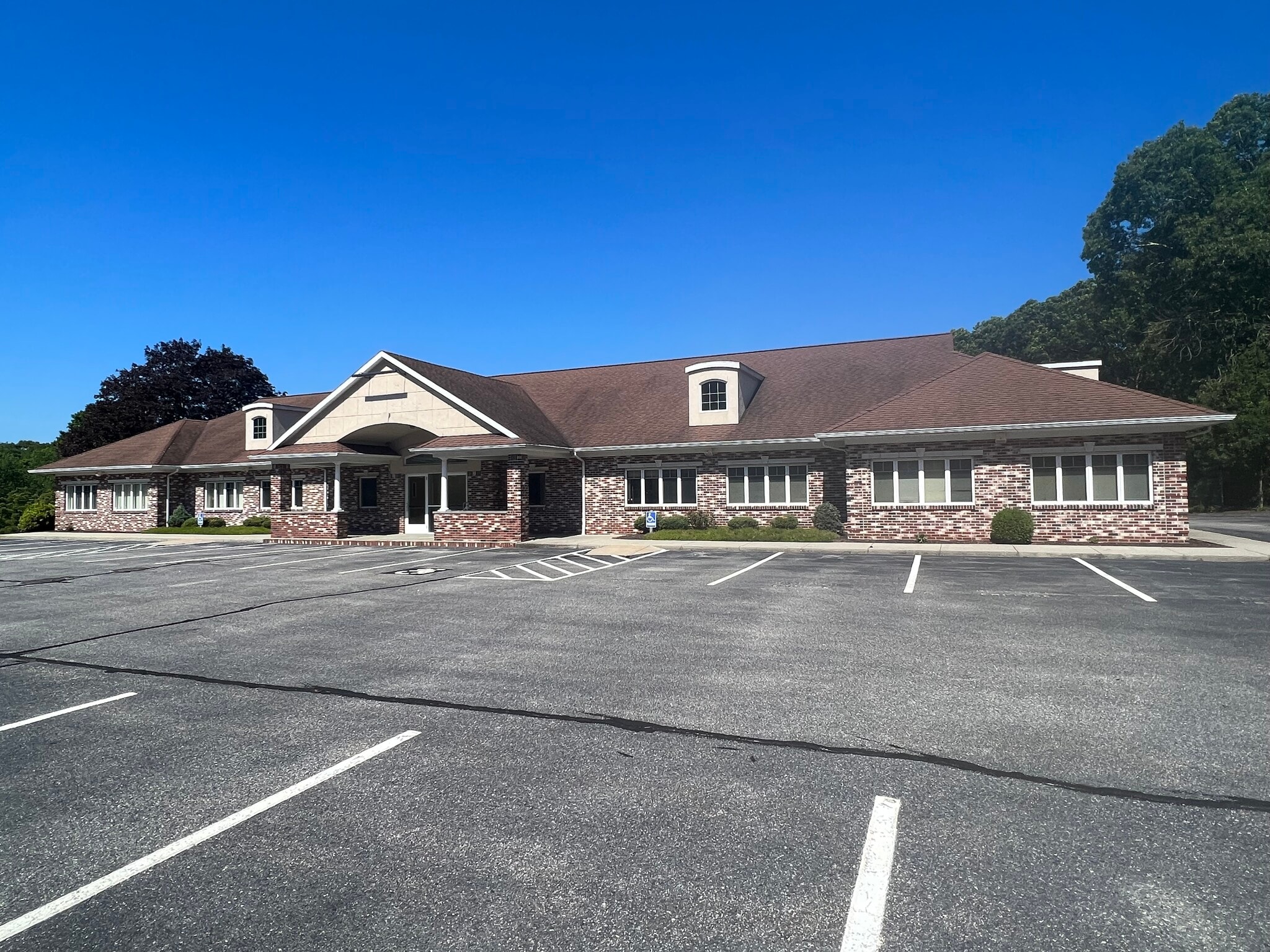 2 Lorenz Industrial Pky, Ledyard, CT for lease Primary Photo- Image 1 of 8