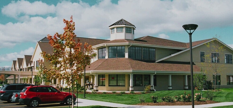 2450 W North Ave, Milwaukee, WI à louer - Photo du bâtiment - Image 2 de 6