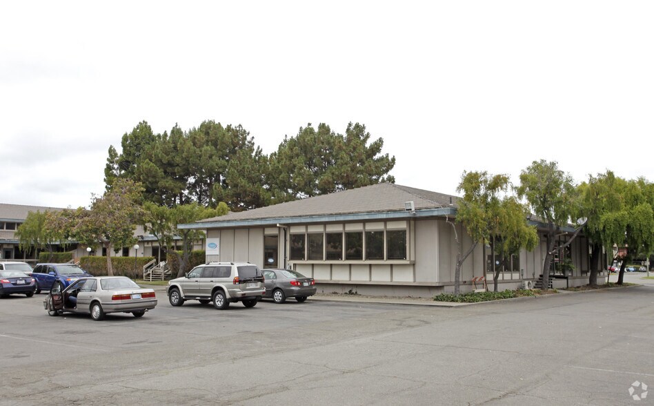 340-350 Pendleton Way, Oakland, CA for sale - Primary Photo - Image 1 of 7