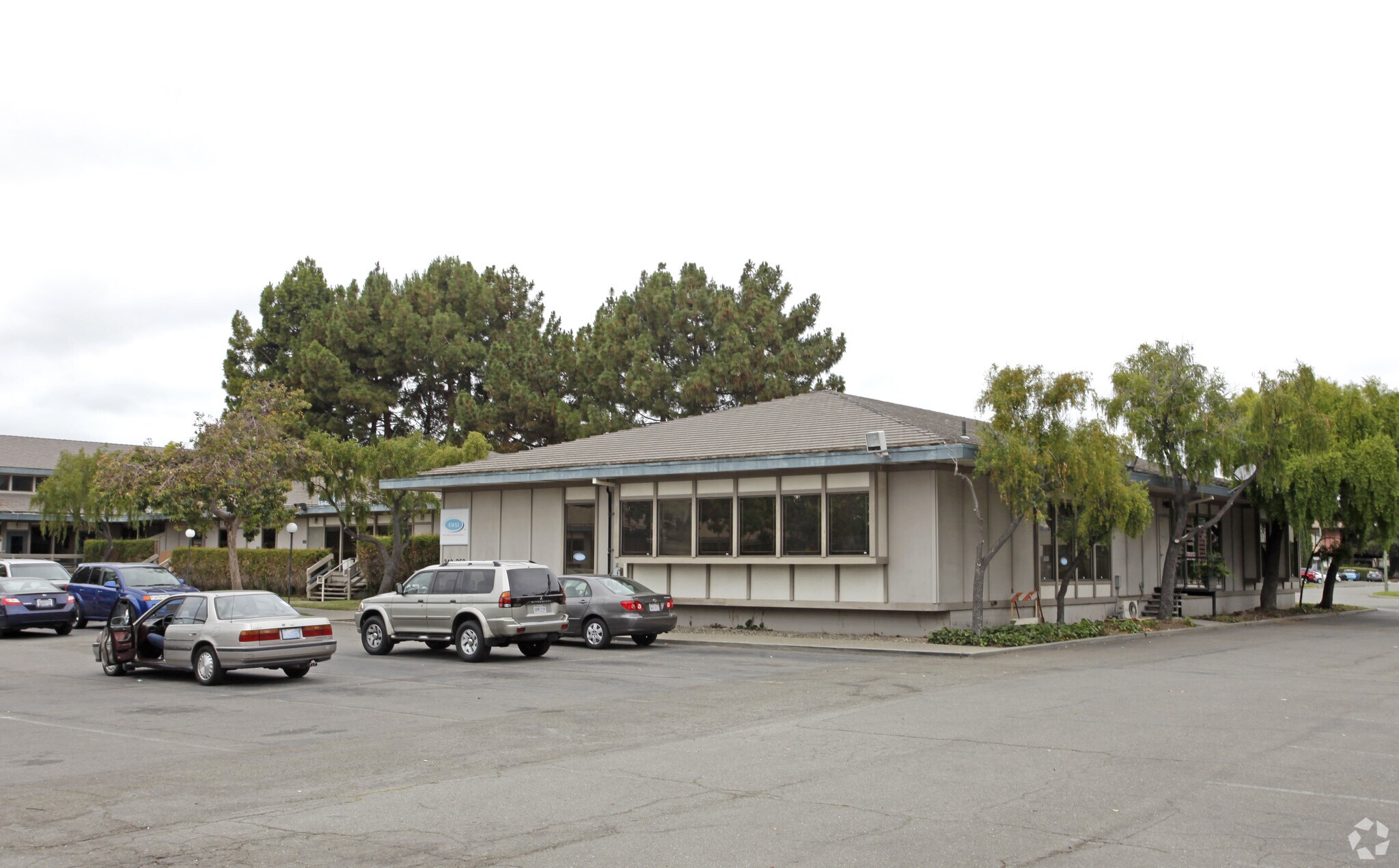340-350 Pendleton Way, Oakland, CA for sale Primary Photo- Image 1 of 8