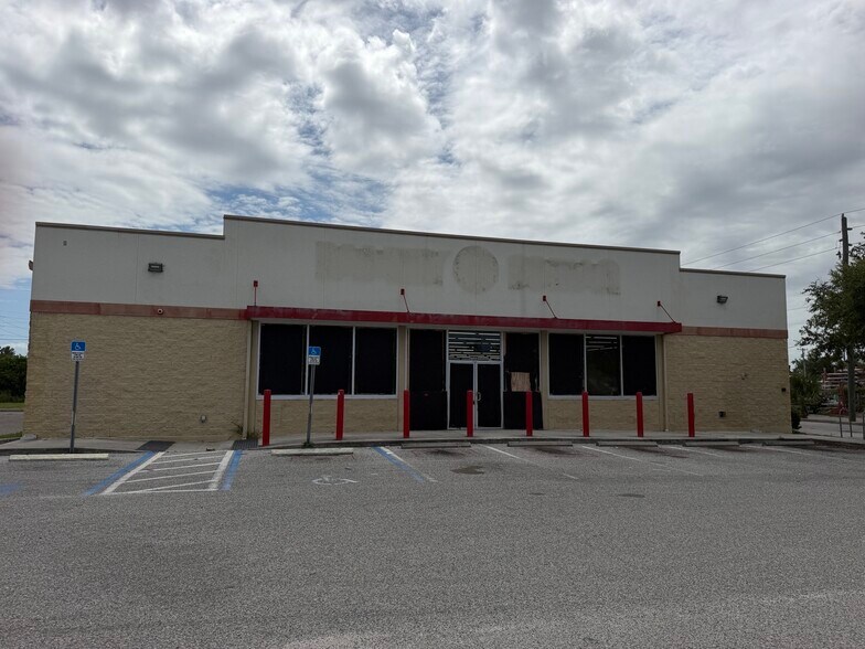 2128 N Washington Blvd, Sarasota, FL à louer - Photo du bâtiment - Image 2 de 5