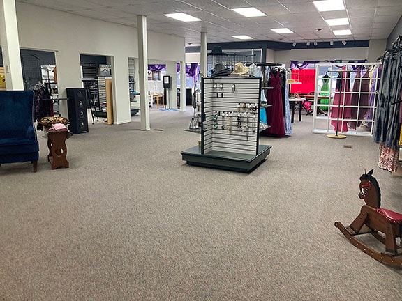 220 E Main St, Belmond, IA for sale - Building Photo - Image 3 of 9