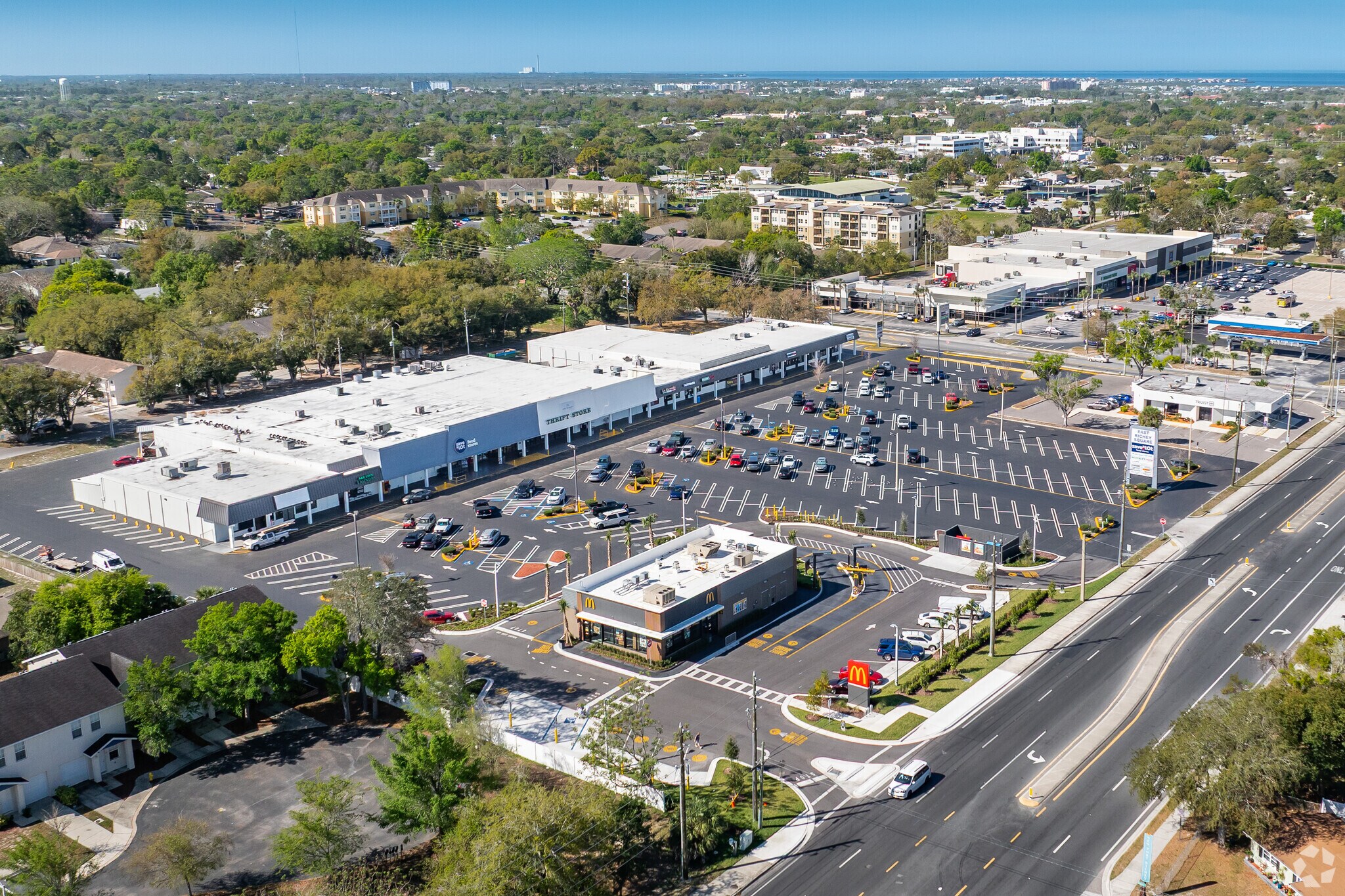 6504-6540 Massachusetts Ave, New Port Richey, FL à louer Photo du bâtiment- Image 1 de 11