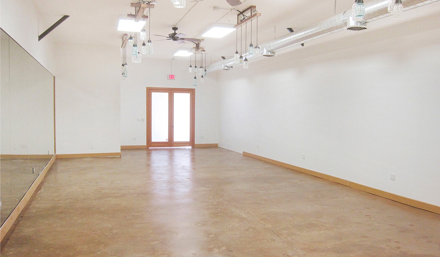 2520-2522 W Sunset Blvd, Los Angeles, CA for lease Interior Photo- Image 1 of 12