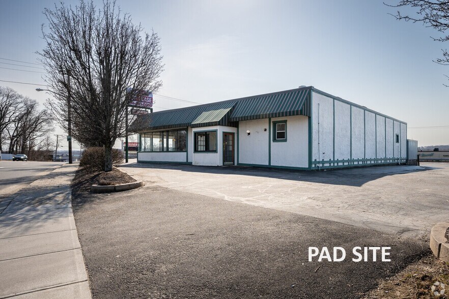 1455 Oaklawn Ave, Cranston, RI à louer - Photo du bâtiment - Image 1 de 10