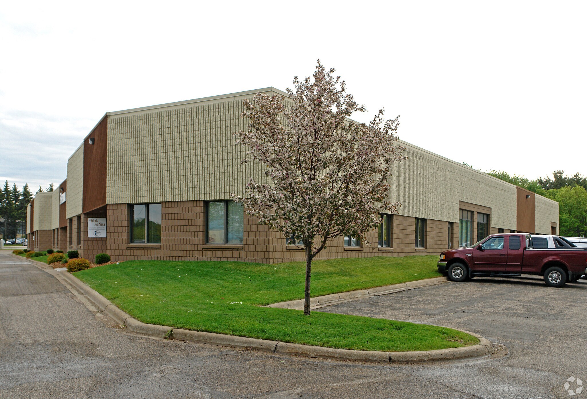 3600 Labore Rd, Vadnais Heights, MN for lease Building Photo- Image 1 of 6