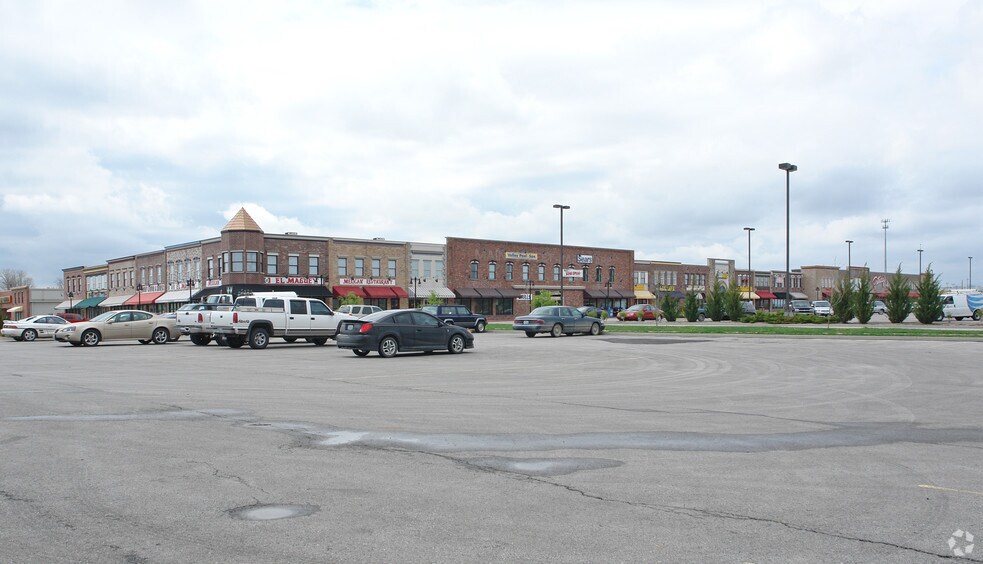 101-199 W AA Hwy, Grain Valley, MO à louer - Photo principale - Image 2 de 8