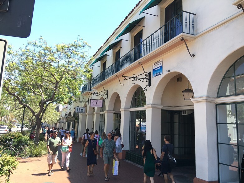 3-11 W Carrillo St, Santa Barbara, CA à louer - Photo du bâtiment - Image 2 de 10