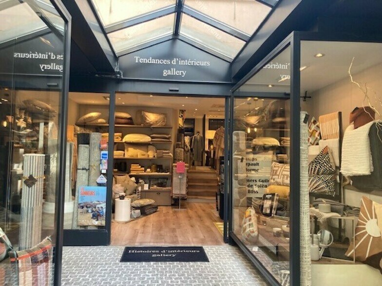 Retail in Quimper for lease - Building Photo - Image 3 of 5